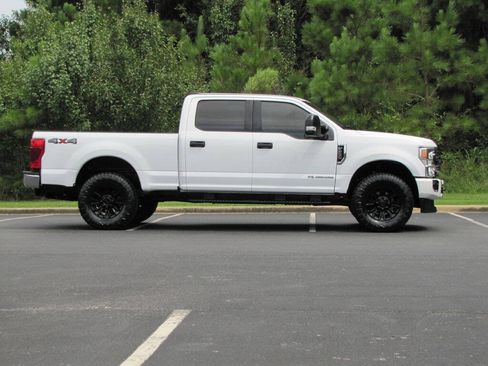 Used 2022 Ford F250 XLT AWD/4WD image 4