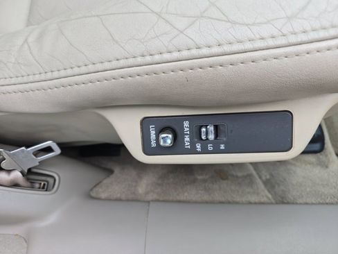 Used 1999 Cadillac De Ville w/ Comfort/Convenience Pkg image 18