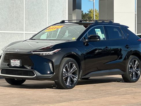 Used 2024 Toyota bZ4X Limited image 8