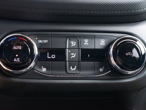 Used 2021 Chevrolet TrailBlazer LT w/ Convenience Package AWD/4WD image 15