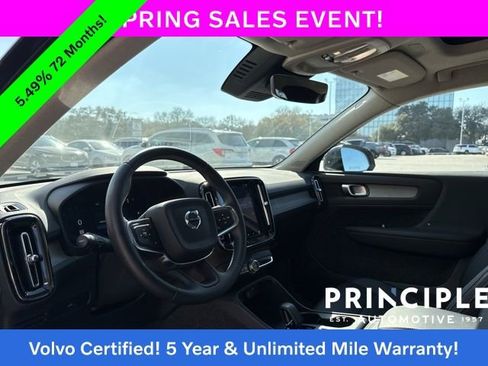 Certified 2025 Volvo XC40 B5 Core image 34