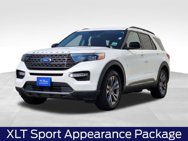 Certified 2023 Ford Explorer XLT w/ Equipment Group 202A AWD/4WD image 5