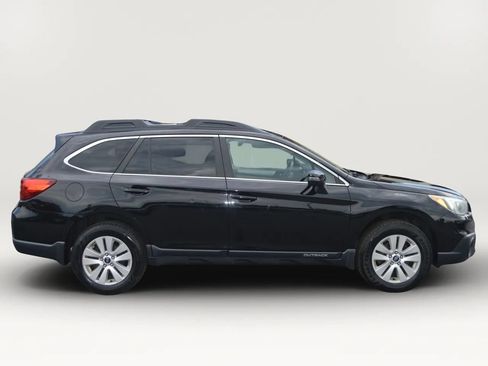 Used 2015 Subaru Outback 2.5i Premium AWD/4WD image 8