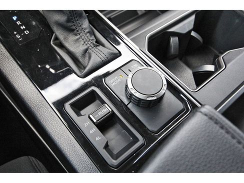 Used 2022 Toyota Tundra SR5 AWD/4WD image 27