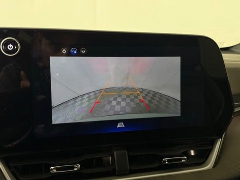 Used 2025 Chevrolet Equinox LT w/ Convenience Package II image 14