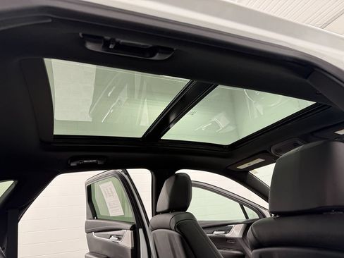 Used 2020 Cadillac XT5 Premium Luxury AWD/4WD image 29