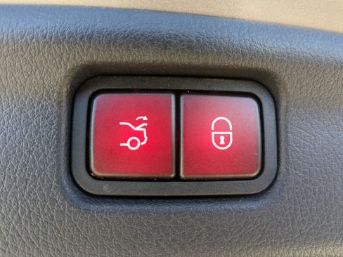 Certified 2023 Mercedes-Benz C 300 Sedan image 9