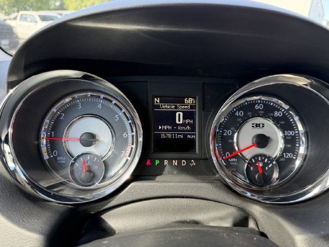 Used 2014 Chrysler Town & Country Touring-L FWD image 20