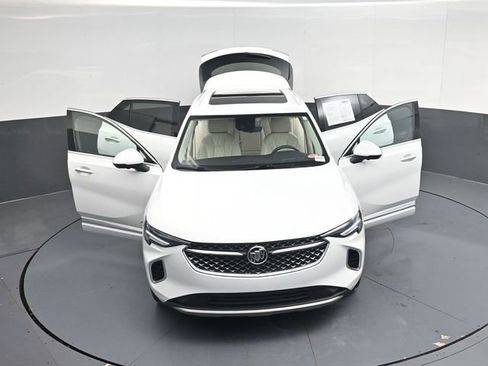 Used 2022 Buick Envision Avenir w/ Technology Package II FWD image 58