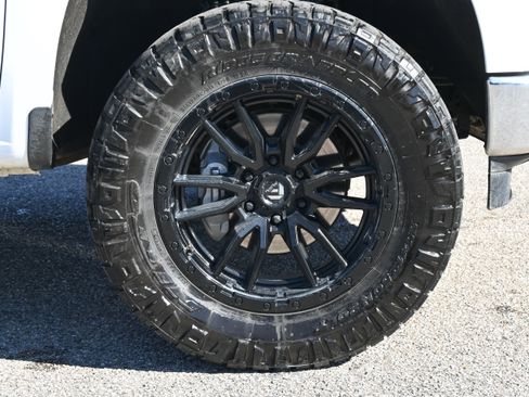 Used 2023 Chevrolet Silverado 1500 LT w/ Leather Package image 13