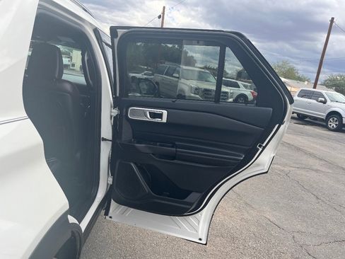 Used 2020 Ford Explorer Platinum image 38