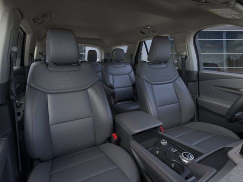 New 2025 Ford Explorer Active w/ Active Comfort Package image 10