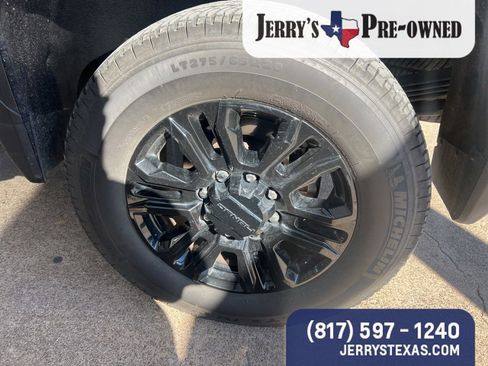 Used 2023 GMC Sierra 2500 Denali w/ Denali Black Diamond Edition image 6