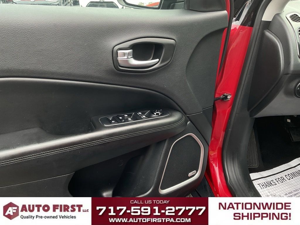 Used 2021 Jeep Compass Latitude w/ Sun and Sound Group AWD/4WD image 5