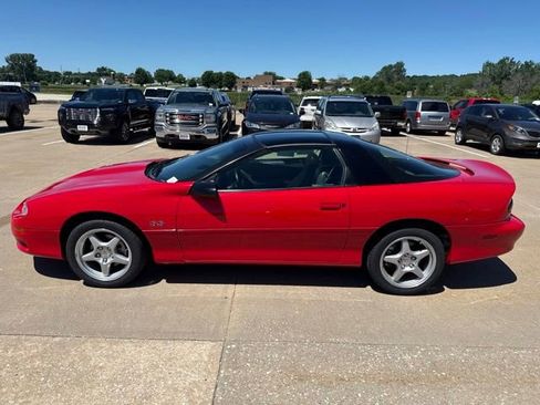 Used 1998 Chevrolet Camaro Z28 w/ SS Performance/Appearance Pkg RWD image 6