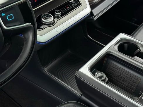 Used 2025 Ford Expedition Max Platinum image 37