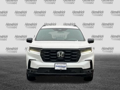 Used 2025 Honda Pilot Sport image 10