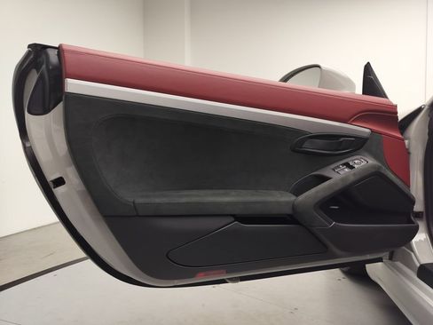 Certified 2023 Porsche 718 Boxster Spyder RWD image 16