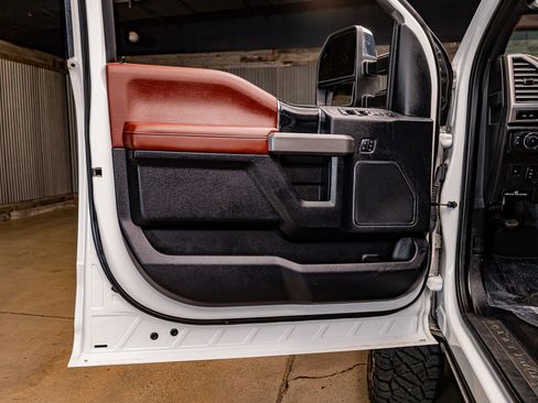 Used 2020 Ford F450 Platinum w/ FX4 Off-Road Package image 30