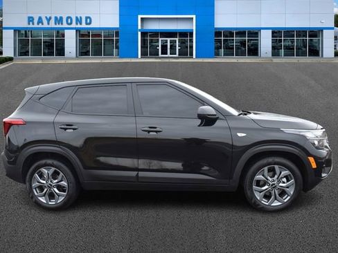 Certified 2026 Kia Seltos LX image 2