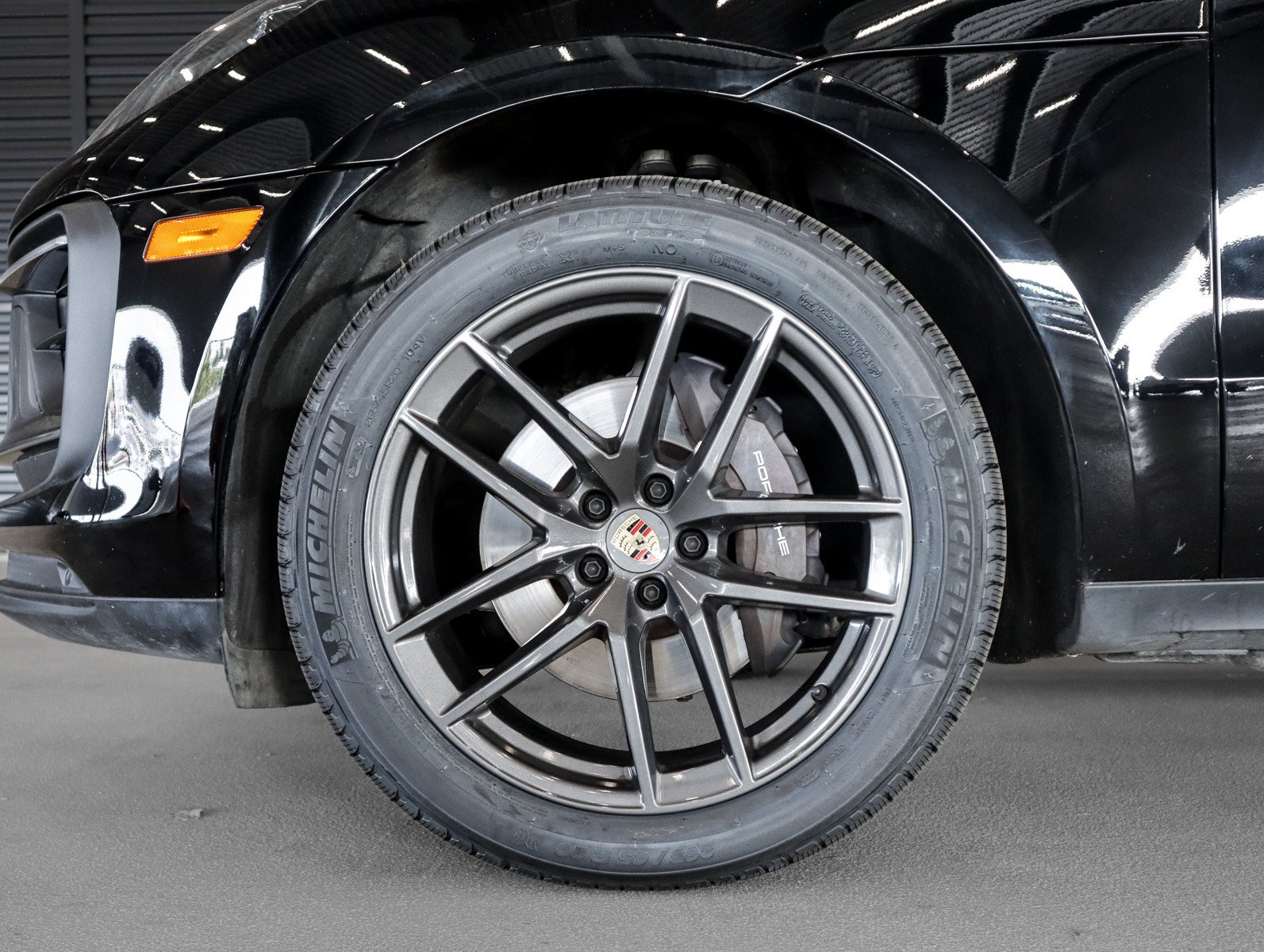 Used 2023 Porsche Macan Turbo AWD/4WD image 13