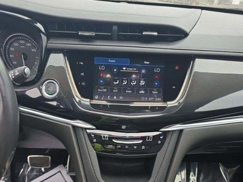 Used 2023 Cadillac XT6 Sport w/ Technology Package image 8