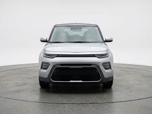 Used 2025 Kia Soul LX w/ LX Technology Package FWD image 2