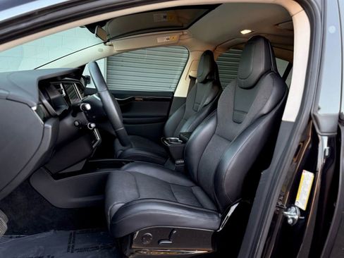 Used 2016 Tesla Model X 75D image 16