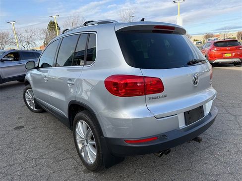Used 2012 Volkswagen Tiguan S image 6