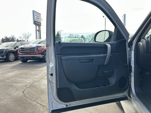 Used 2011 GMC Sierra 1500 SLE w/ Power Tech Package image 17