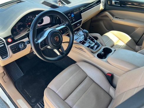 Used 2019 Porsche Cayenne AWD/4WD image 17