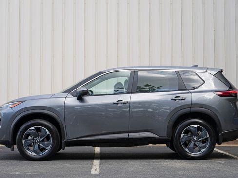 Used 2025 Nissan Rogue SV AWD/4WD image 7