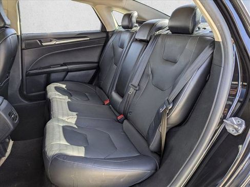 Used 2020 Ford Fusion Titanium image 19