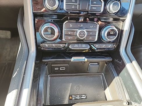 Used 2024 GMC Yukon Denali w/ Max Trailering Package AWD/4WD image 30