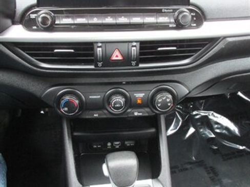 Used 2021 Kia Forte LXS FWD image 23