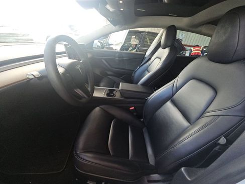 Used 2021 Tesla Model 3 Standard Range Plus image 3
