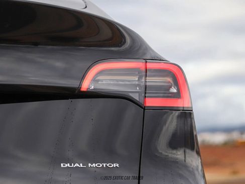 Used 2021 Tesla Model Y Long Range image 35