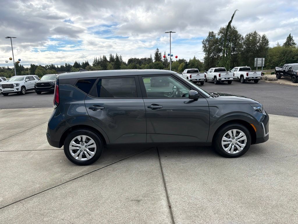 Used 2023 Kia Soul LX FWD image 7