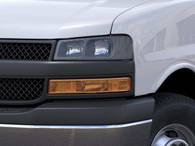 New 2025 Chevrolet Express 4500 w/ Power Convenience Package RWD image 28
