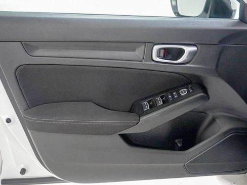 Used 2023 Honda Civic LX image 17