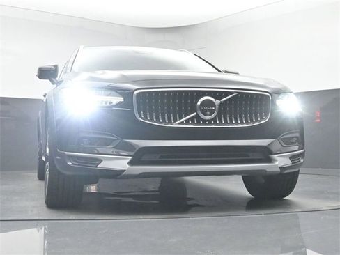 Used 2024 Volvo V90 B6 Cross Country Plus image 38
