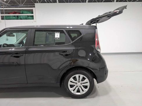 Certified 2023 Kia Soul LX image 10