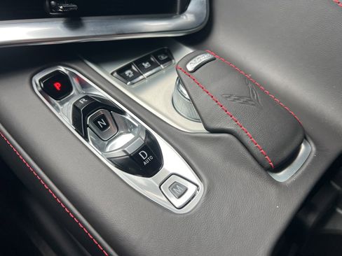 Used 2025 Chevrolet Corvette Stingray Premium Cpe w/ Z51 Performance Package RWD image 19
