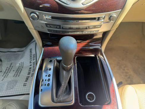 Used 2016 INFINITI Q70 3.7 w/ Technology Package image 15