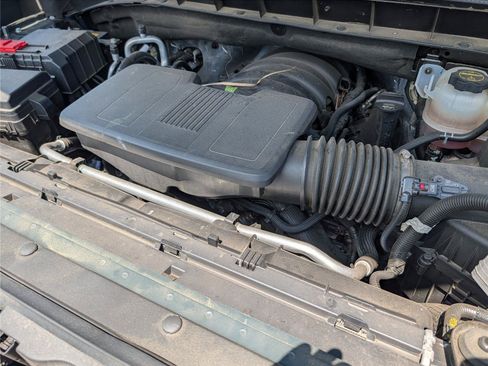 Used 2025 Chevrolet Silverado 1500 LT AWD/4WD image 36