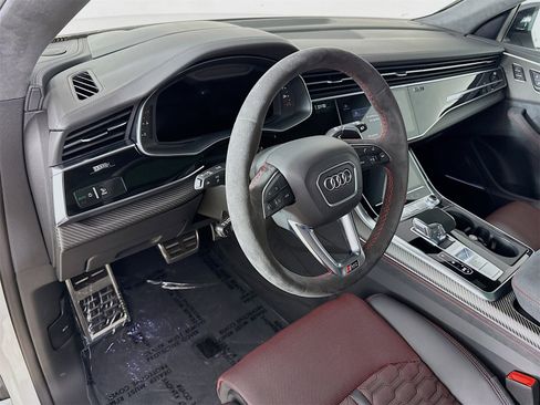 New 2025 Audi RS Q8 performance image 9