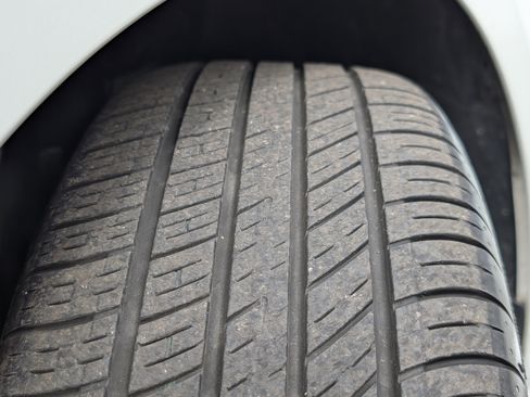 Used 2025 Volkswagen Jetta SE w/ Sunroof Package image 34