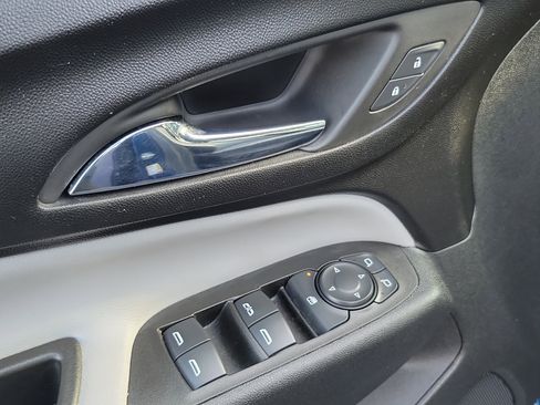 Used 2022 Chevrolet Equinox LT w/ Driver Convenience Package image 25