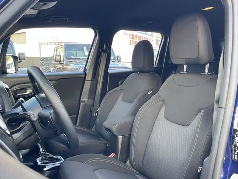 Used 2021 Jeep Renegade Latitude image 17