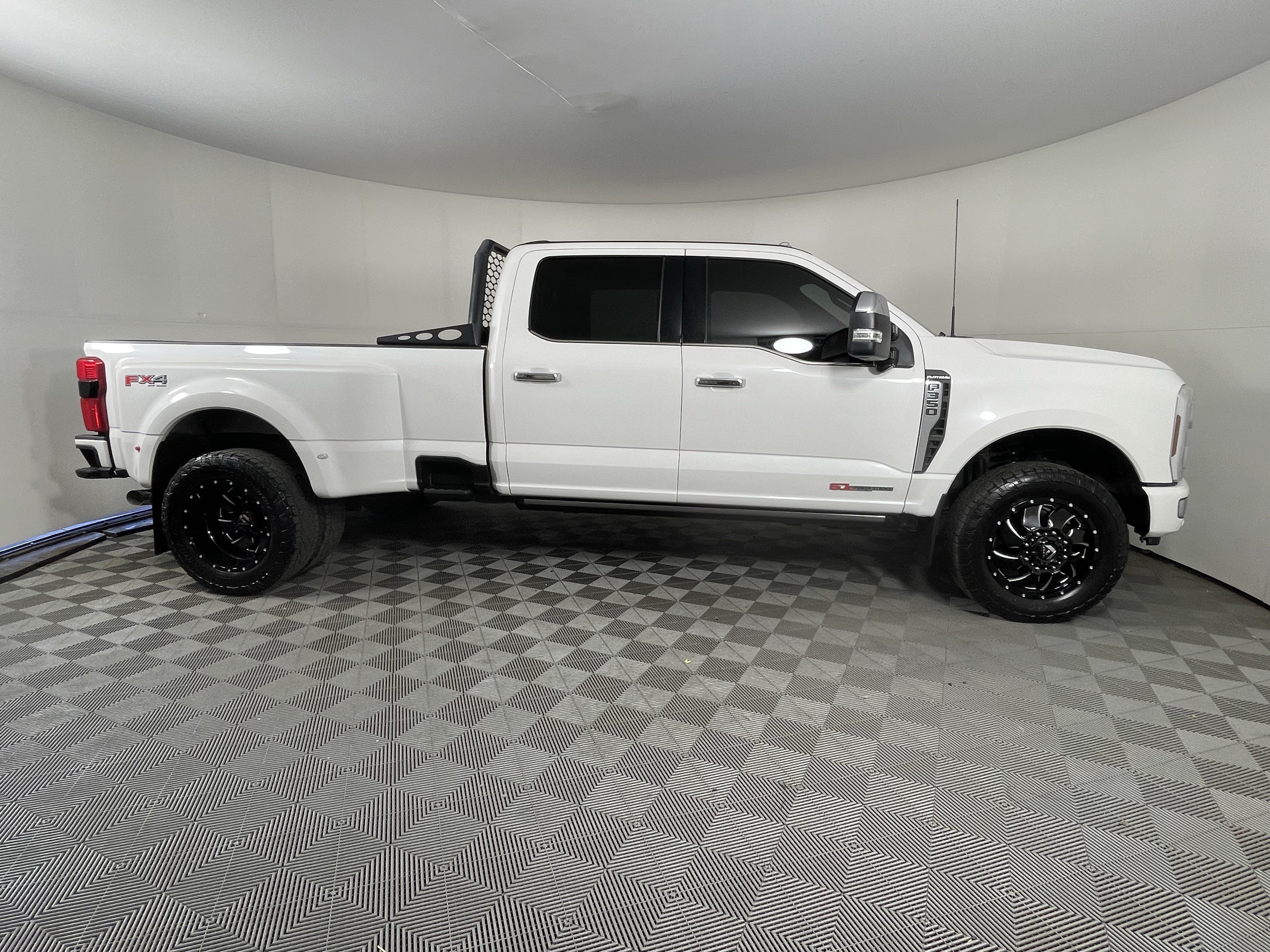 Used 2024 Ford F350 Platinum AWD/4WD image 5